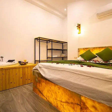 Doga Icerisinde Onyxs Appartement Kaş